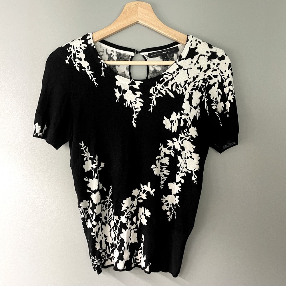 White House black market cute short sleeve sweater